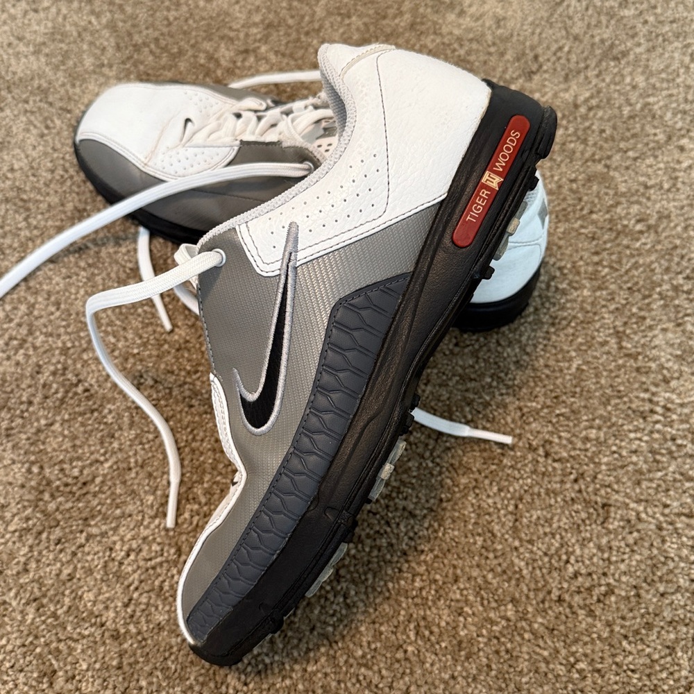 Nike Dual-Tone White and Gray Tiger Woods Golf Shoe